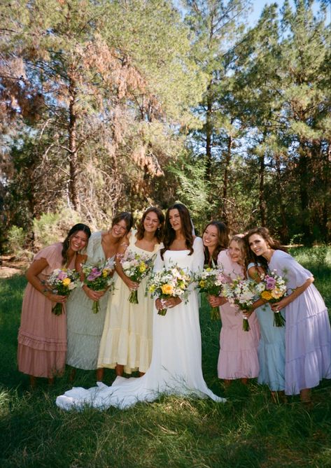 Fall Wedding Vs Spring Wedding, Simple Colorful Wedding Dress, Summer Dress Bridesmaid, Wildflowers Wedding Bridesmaids, Simple Outdoor Spring Wedding, Wildflower Theme Wedding Dress, Wildflower Wedding Bridesmaids Green, Wildflower Wedding Colors Bridesmaids, Colorful Garden Wedding Bridesmaid