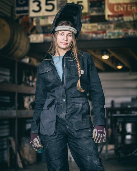 Violet Rose Welding and Design Fieldwork Outfit, Welding Women, Mechanic Clothes, Women Welder, Carhartt Womens, Carhartt Women, Carhartt Jacket, Raincoats For Women, Foto Art