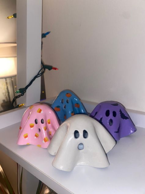 Perfect fall / halloween decor for spooky season! Candy corn ghost, bat ghost and pumpkin ghost LED candle topper varieties. Perfectly small and lights up with battery. Cute Painted Pumpkin Ideas, Clay Ghost, Clay Gifts, Season Decorations, Clay Decor, Ghost Decor, Ghost Cute, Ghost Candles, Ghost Gifts