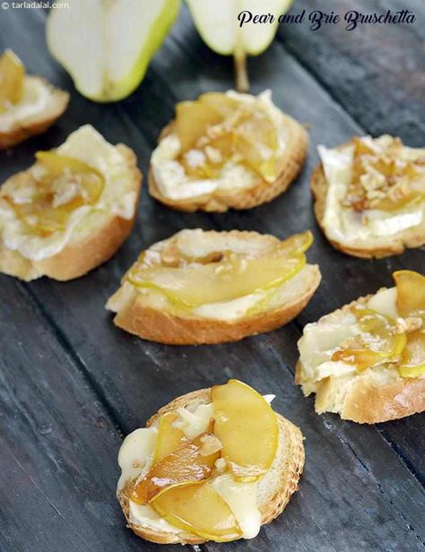 Brie Bruschetta, Pear And Brie, Pear Brie, Cheese Brie, Italian Appetizer, Roasted Capsicum, Cheesy Snack, Crostini Recipes, Grilled Bread