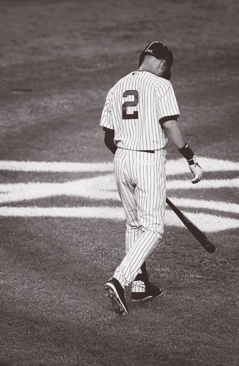 Yankees Baseball Wallpaper, Derek Jeter Aesthetic, Derrick Jeter, New York Yankees Logo Wallpaper, Derek Jeter Wallpaper, Yankees Poster Vintage, Yankees Fan, Yankees Baseball, Derek Jeter