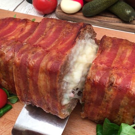 Honestly this is all our favourite things....meat, cheese and bacon! Bacon Cheeseburger Meatloaf, Cheesy Meatloaf, Cheeseburger Meatloaf, Babybel Cheese, Uk Recipes, Chefclub Tv, Bacon Cheeseburger, Meatloaf Recipes, Bacon Wrapped