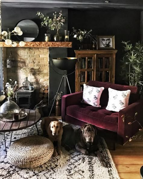 Our favorite dark, dreamy, moody, dramatic living rooms, bedrooms, bathrooms, homes & spaces that make me feel snuggled up like I’m underneath a weighted blanket. They're mysterious, lovely, cozy, hip + sometimes rustic / farmhouse, about a deep toned room. Dark works with all design styles and can transform a space to be bold + impactful. From blue + navy, eggplant purple, even black, we love a bold aesthetic. #darkdesign #darklivingroom #dramaticdesign #dramaticspaces Moody Living Room, Dark Living Rooms, Interior Design Per La Casa, Dark Home Decor, Decor Shabby Chic, Dark Home, Dark Interiors, Design Del Prodotto, Arabian Nights