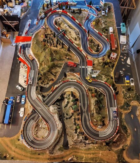 Rc Car Track, Lionel Trains Layout, Scalextric Track, Slot Car Race Track, Go Kart Tracks, Rc Track, Ho Scale Train Layout, Indoor Track, Hot Wheels Garage