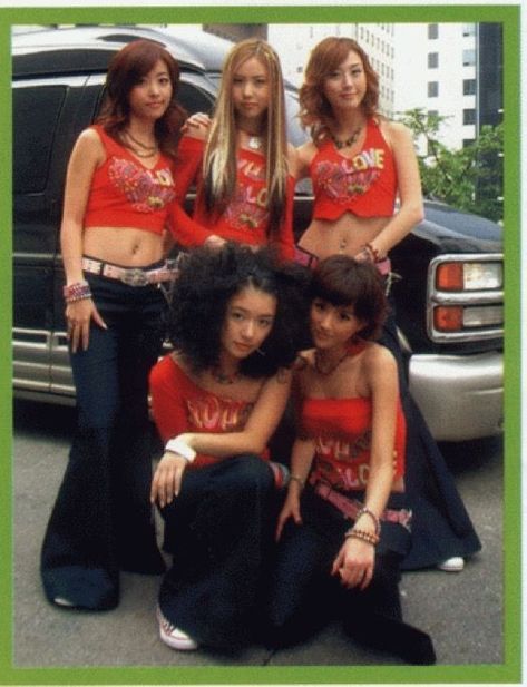 Early 2000 Fashion, 2000s Fashion Inspiration, 2000s Outfit, 2000s Fashion Trends, Outfits 2000s, Girls' Generation, Gyaru Fashion, 2000s Aesthetic, 2000s Fashion Outfits