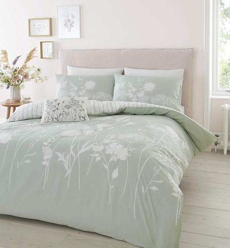 Transform your bedroom with the Catherine Lansfield Meadowsweet Floral Reversible Double Duvet Cover Set. Featuring hand-painted meadow flowers on mint green with a classic green ticking stripe reverse, this British-designed set offers timeless style and quality. Green Bedding Set, King Duvet Set, Catherine Lansfield, Floral Bedding Sets, Lit King Size, Green Duvet, King Duvet Cover Sets, Double Duvet Covers, Floral Duvet Cover