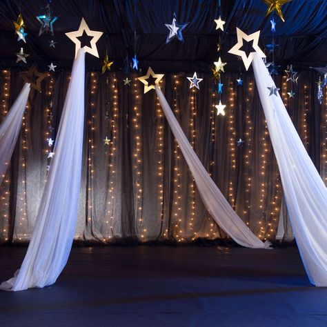 Starry Night Prom, 4de Verjaardag, Church Christmas Decorations, Dance Decorations, Night Under The Stars, Prom Themes, Dance Themes, Prom Decor, Prom Theme