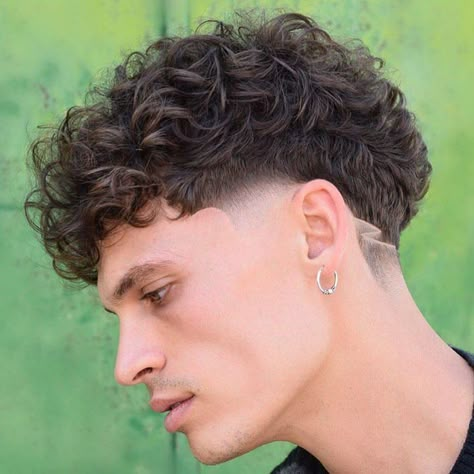 Curly Hair Taper, Curly Taper Fade, Fade Haircut Curly Hair, Mid Fade Haircut, Taper Fade Curly Hair, Male Haircuts Curly, Curly Hair Fade, Crop Haircut, Men Haircut Curly Hair