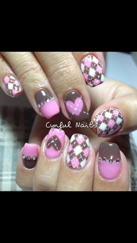 pink brown argyle Pink And Brown Nails, Argyle Nails, Plaid Nail Art, Nails Grey, Plaid Nails, Nails Winter, Really Cute Nails, Super Nails, Great Nails