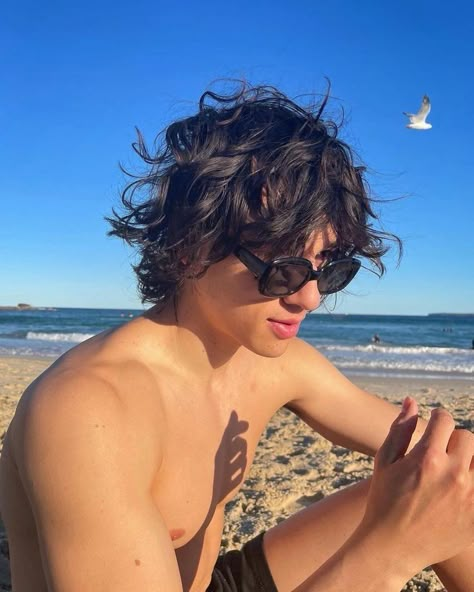 Curly Brown Hair Guy, Albus Severus, Greek Men, Beach Read, Boys With Curly Hair, All For The Game, Pics Ideas, Men Beach, Summer Boy