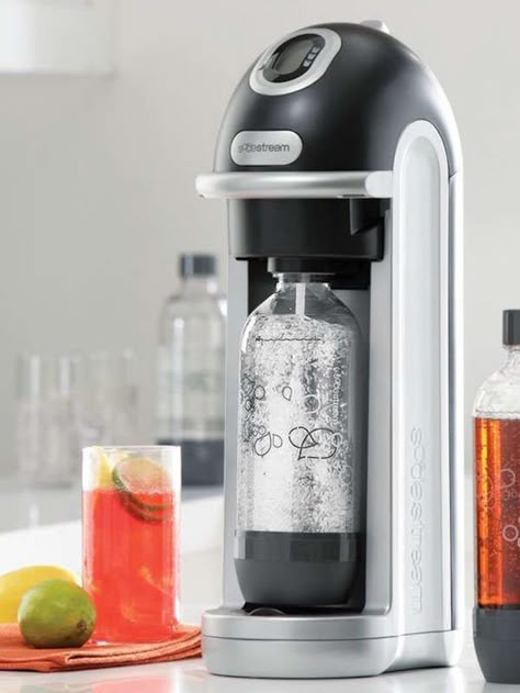 Soda Maker, Smeg Appliances, Fitness Gadgets, Soda Stream, White Appliances, Best Appliances, Kitchen Machine, Kitchenware Store, Kitchen Appliance