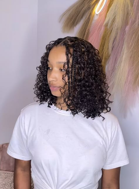 Natural Curly Birthday Hairstyles, Short Goddess Braids For Black Women, Knotless Braids Curly Hair, Short Curly Goddess Braids, Short Knotless Goddess Box Braids, Goddess Short Braids, Boho Goddess Box Braids Natural Hair, Braids For Black Hair Short, Short Black Boho Braids