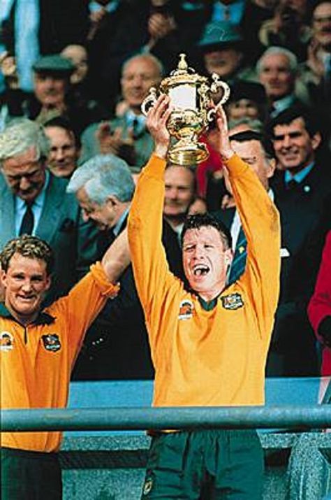 The Wallabies bt England 12–6 in the 1991 Rugby World Cup captained by Nick Farr-Jones. Wallabies Rugby, Rugby Men, Six Nations, Free Throw, Rugby World Cup, Rugby Union, Rugby Players, Rugby League, 12th Man