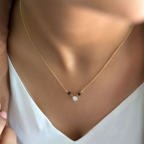 Modern Mangalsutra Designs, Necklace Design Ideas, Mangalsutra Designs Gold, Modern Necklace Design, Mangal Sutra, Mangalsutra Chain, Mangalsutra Design, Classic Pearl Necklace, Black Beads Mangalsutra