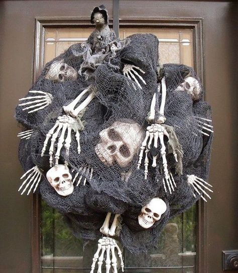 15 Really Spooky Halloween Wreath Designs To Adorn Your Front Door Bone Wreath, Scary Halloween Wreath, Halloween Decorations Wreaths, Skeleton Wreath, Halloween Mesh Wreaths, Skull Wreath, Outdoor Wreath, Skull Bones, Adornos Halloween