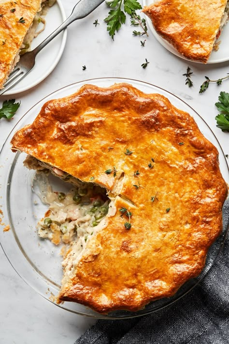 We are bringing you the best turkey pot pie recipe with all the fixings! Buttery crunchy crust, creamy savory sauce, and a mix of veggies will be your favorite cozy crowd pleaser. Turkey Pie Recipes Easy, Half Baked Harvest Pot Pie, Turkey Leftover Pot Pie, Smoked Turkey Pot Pie, Best Turkey Pot Pie Recipe, Chicken Pot Pie Half Baked Harvest, Turkey Pot Pie With Puff Pastry Crust, Healthy Turkey Pot Pie, Turkey Pot Pie Recipe Easy Puff Pastry