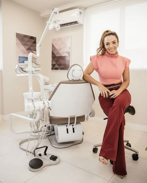 Dental Professional Photos, Dental Office Staff Pictures, Dental Photoshoot Ideas, Dentist Photography Ideas, Dentist Office Photoshoot, Dental Branding Photos, Dental Staff Photoshoot Ideas, Dentist Branding Photos, Dentist Outfit Female