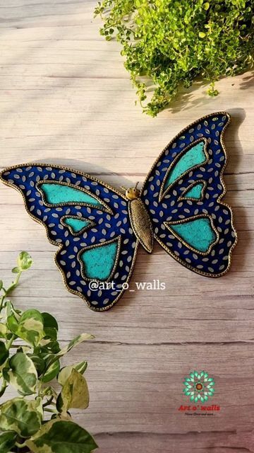 Dr.Chhaya Meena on Instagram: "Large butterfly in clay mirror work.. 🦋 loved the way it came out.. hope u too like it It's available at our DIY KITS with a short video tutorial.. checkout link in bio for details on this and many more Tutorials that are running now #artowalls #arttherapy #fusionart #mudmirrorwork #satisfyingvideos #reelitfeelit #reelsinstagram #relaxingmusic #relaxingvideos #kidsdecor #reelkarofeelkaro #reelsviral #chennaicity #contentcreator #gardendecor #homegarden #contentcre Butterfly Lippan Art, Butterfly Clay, Ceramic Plates Art, Clay Mirror, Acrylic Paint Bottles, Paper Butterfly Crafts, Painted Mirror Art, Paint Bottles, India Crafts