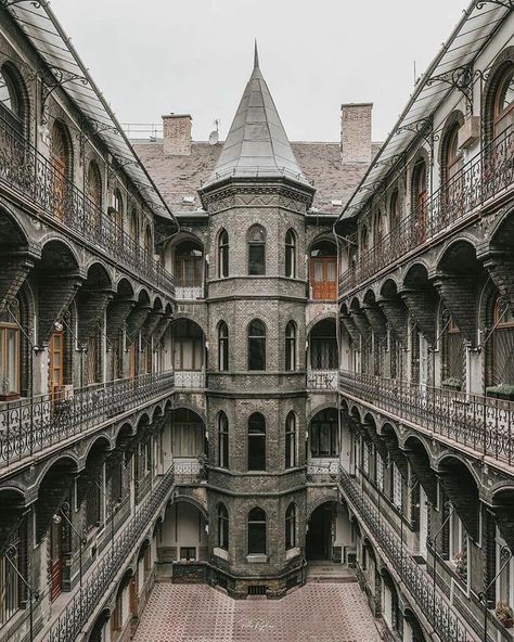 Residential building in Budapest, built in 1894 - photography post - Imgur American Radiator Building, Thorncrown Chapel, Hohenzollern Castle, Victorian Townhouse, Brick Facade, Gothic Architecture, Gothic House, Sustainable Architecture, Old Building