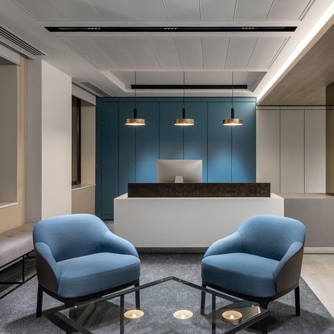 Blue Reception, Office Blue, Blue Office, Japanese Interior Design, Office Reception, Japanese Interior, Interiors Design, Reception Desk, Office Design