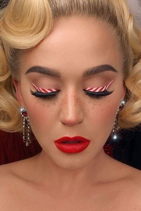 Christmas Eyeshadow Looks Easy Red And Green, Makeup Inspo For Christmas, Christmas Hair And Makeup Ideas, Elegant Christmas Makeup Looks, Katy Perry Christmas, X Mas Makeup Look, Candy Cane Eyeshadow, Christmas Makeup Candy Cane, Christmas Hair And Makeup