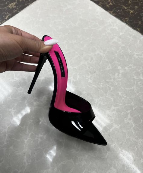 Rihanna Heels, Girly Heels, Pretty Heels, Dr Shoes, Cute Shoes Heels, Shoes Heels Classy, Funky Shoes, Heels Classy, Fresh Shoes