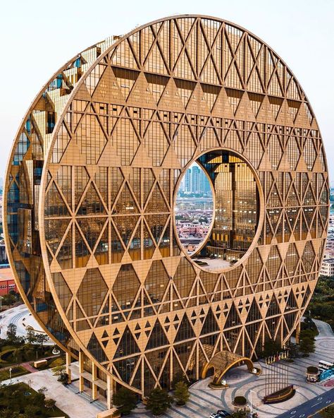 🅰rchitectural Platform 💯 on Instagram: “Rate it from 1-10?! | Guangzhou Circle Building, Photo by @gallivanti ... _ •Tag @arch_impressive to be featured #arch_impressive…” Honeymoon Adventure, China Photography, China Guangzhou, Structure Building, China Photo, Urban Design Concept, China Architecture, Indian House Plans, Future Buildings