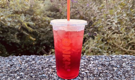 Dunkin Apple Cranberry Refresher Recipe, How To Make A Dunkin Refresher, How To Make Dunkin Refreshers, Refresher Dunkin Recipe, Dunkin Strawberry Refresher Recipe, Diy Dunkin Refresher, Dunkin Refreshers Recipe Diy, Strawberry Dragon Fruit Refresher Dunkin, Copycat Dunkin Refresher