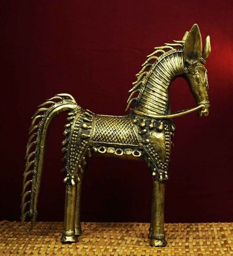 Chhattisgarh Art, Dokra Art, Bastar Art, Dhokra Art, Symbols Of Freedom, Style Guru, Horse Drawing, Bronze Statue, Wooden Art