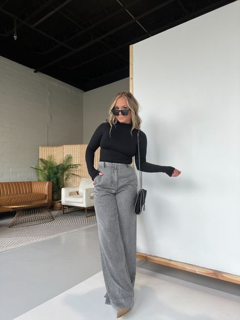 Jealousy Tencel Wide Leg Pants Shadow - SMALL Wide Leg Pants Outfit Work, Styling Wide Leg Jeans, Wide Leg Outfit, Cute Professional Outfits, Wide Leg Jeans Outfit, Wide Leg Pants Outfit, High Waisted Wide Leg Pants, Business Outfits Women, Wide Trousers