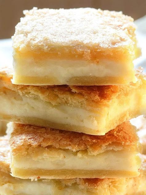 Do you want a delicious dessert without doing anything? Then Sopapilla Cheesecake Bars is one of the solutions for you. A beautiful combination of Crescent Rolls And Cream Cheese, Sopapilla Cheesecake Bars, Crescent Roll Cheesecake, Cheesecake Bars Easy, Sopapilla Cheesecake, Sweet Bars, Cheesecake Bar Recipes, Brownie Desserts, Awesome Recipes