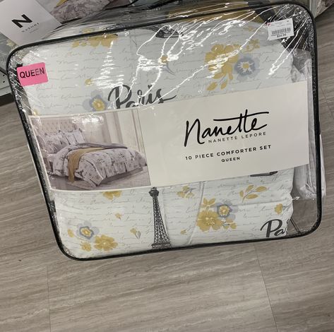 Bedding Packaging, Pillow Packaging, Transparent Packaging, Clothing Packaging, Bed Quilt, Instagram Layout, Queen Comforter Sets, Sewing Gifts, Package Design