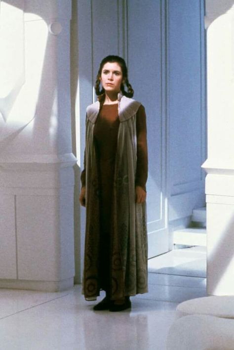 Princess Leia Bespin gown Leia Cloud City, Leia Outfits, Carrie Fisher Princess Leia, John Bennett, Leia Star Wars, Star Wars Princess Leia, Han And Leia, Star Wars Fashion, Star Wars Princess