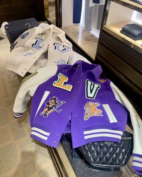 Custom made Varsity Bomber jacket for Men "𝗠𝗮𝗻𝘂𝗳𝗮𝗰𝘁𝘂𝗿𝗲𝗿 𝗮𝗻𝗱 𝗲𝘅𝗽𝗼𝗿𝘁𝗲𝗿" 𝐖𝐞 𝐩𝐫𝐨𝐯𝐢𝐝𝐞 𝐭𝐡𝐞 𝐟𝐚𝐜𝐢𝐥𝐢𝐭𝐲 𝐨𝐟 𝐟𝐮𝐥𝐥 𝐜𝐮𝐬𝐭𝐨𝐦𝐢𝐳𝐚𝐭𝐢𝐨𝐧 𝐚𝐧𝐝 𝐩𝐞𝐫𝐬𝐨𝐧𝐚𝐥𝐢𝐳𝐚𝐭𝐢𝐨𝐧 𝐰𝐢𝐭𝐡 𝐧𝐨 𝐜𝐨𝐦𝐩𝐫𝐨𝐦𝐢𝐬𝐞 𝐨𝐧 𝐬𝐭𝐢𝐭𝐜𝐡𝐢𝐧𝐠 𝐚𝐧𝐝 𝐟𝐚𝐛𝐫𝐢𝐜 𝐪𝐮𝐚𝐥𝐢𝐭𝐲. • 𝐀𝐯𝐚𝐢𝐥𝐚𝐛𝐥𝐞 𝐢𝐧 𝐚𝐥𝐥 𝐜𝐨𝐥𝐨𝐫 𝐚𝐧𝐝 𝐜𝐮𝐬𝐭𝐨𝐦 𝐬𝐢𝐳𝐞𝐬. • 𝐋𝐨𝐰 𝐌𝐎𝐐. • 𝐘𝐨𝐮𝐫 𝐨𝐰𝐧 𝐩𝐫𝐢𝐯𝐚𝐭𝐞 𝐥𝐚𝐛𝐞𝐥, 𝐥𝐨𝐠𝐨 & 𝐭𝐚𝐠𝐬. • 𝐒𝐞𝐜𝐮𝐫𝐞 𝐩𝐚𝐲𝐦𝐞𝐧𝐭. • 𝐅𝐚𝐬𝐭 𝐩𝐫𝐨𝐜𝐞𝐬𝐬𝐢𝐧𝐠 𝐚𝐧𝐝 𝐝𝐞𝐥𝐢𝐯𝐞𝐫𝐲. 📥 𝐃𝐌 𝐟𝐨𝐫 𝐦𝐨𝐫𝐞 𝐝𝐞𝐭𝐚𝐢𝐥𝐬. 𝐄𝐦𝐚𝐢𝐥: 📩 𝐰𝐞𝐚𝐫𝐧𝐞𝐱𝐱𝐞𝐧𝐭𝐞𝐫𝐩𝐫𝐢𝐬𝐞𝐬@𝐠𝐦𝐚𝐢𝐥.𝐜𝐨𝐦 𝐖𝐡𝐚𝐭𝐬𝐚𝐩𝐩: 📲 +𝟗𝟐-𝟑𝟏𝟔-𝟕𝟐𝟐 𝟎𝟎𝟗𝟔 𝐖𝐞𝐛𝐬𝐢𝐭𝐞: 🌐 𝐡𝐭𝐭𝐩𝐬://𝐰𝐞𝐚𝐫𝐧𝐞𝐱𝐱𝐞𝐧𝐭𝐞𝐫𝐩𝐫𝐢𝐬𝐞𝐬.𝐜𝐨𝐦/#c Custom Varsity Jackets, Guys Clothing Styles, Jacket For Men, Private Label, Gym Outfit, Custom Clothes, Sport Outfits, Workout Clothes, Clothing Brand