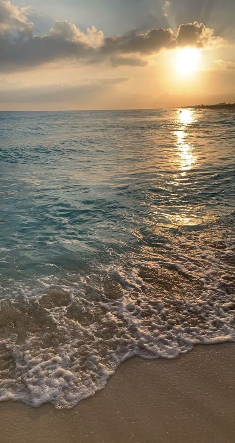 Summer Wallpapers, Ocean Pictures, Pretty Landscapes, Beach Wallpaper, Pictures Of Nature, Cool Pictures Of Nature, Sunset Pictures, Alam Yang Indah, Pretty Wallpapers Backgrounds