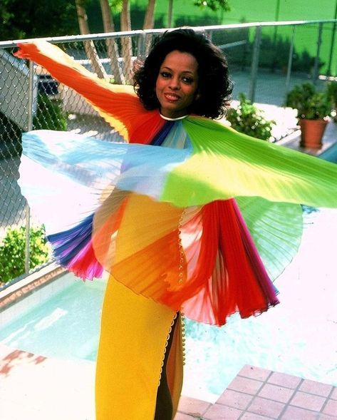 Early 70s Fashion, 70s Black Women, Model Looks, Diana Ross, Fashion Icons, Movie Costumes, Iconic Movies, Dancing With The Stars, Classic Movies