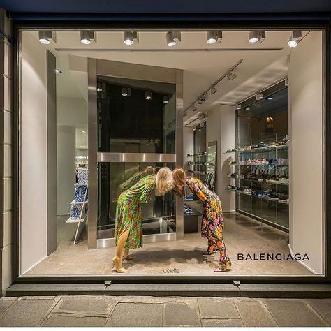 Head to head #balenciaga #colette #mannequin  #windowdisplay #vmlife #visualmerchandising #visualmerchandiser #vmdaily via @karlitabizcocho Shop Front Signs, Demna Gvasalia, Store Windows, Interior Display, Loft House, Shop Window Design, Shop Front Design, Shop Front, Shop Window Displays