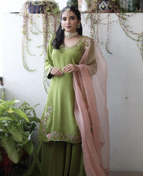 Olive Green Contrast Colors, Olive Colour Combinations, Green Contrast Color, Wardrobe Color Guide, Indian Fits, Suits For Women Indian, Punjabi Suits Designer Boutique, Combination Dresses, Dresses Traditional