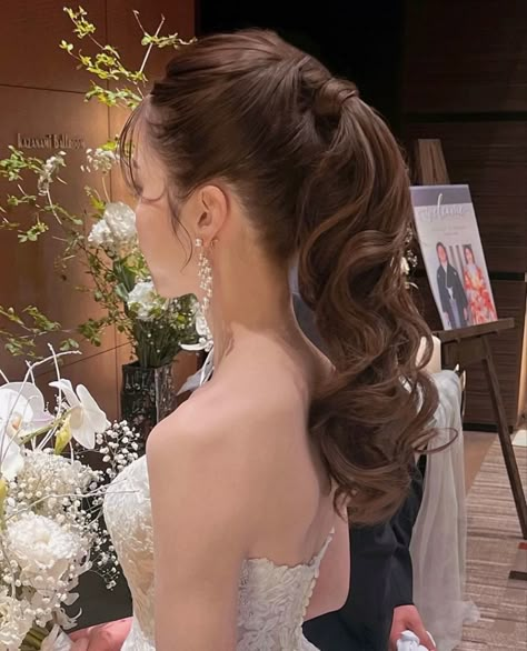 Korean Hair Do Wedding, Wedding Korean Hairstyles, Hairdo Ponytail Wedding, Korean Hairdo Party, Korean Hairstyle Wedding Bridal Hair, Korean Formal Hairstyle, Korean Hairstyle Wedding, Korean Hairdo Wedding, Wedding Ponytail Hairstyles Bridesmaid