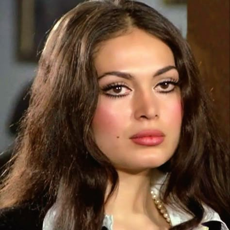 Persian Makeup, Hairstyles And Makeup, Brunette Makeup, Retro Makeup, Old Makeup, Editorial Makeup, Beauty Icons, The 60s, Gorgeous Makeup