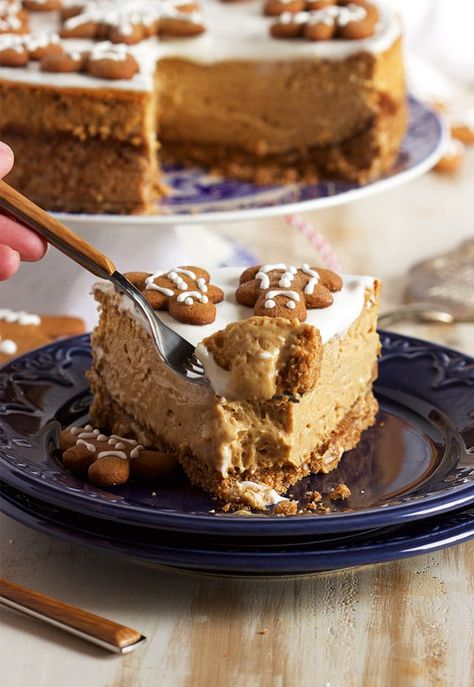 Easy to make and the BEST Gingerbread Cheesecake recipe ever because of one secret ingredient that surprises everyone! | TheSuburbanSoapbox.com Gingerbread Desserts, Christmas Recipes Dinner Main Courses, Holiday Cooking Christmas, Gingerbread Recipes, Christmas Recipes For Kids, Gingerbread Cheesecake, Christmas Cheesecake, Gingersnap Crust, Easy Cheesecake Recipes