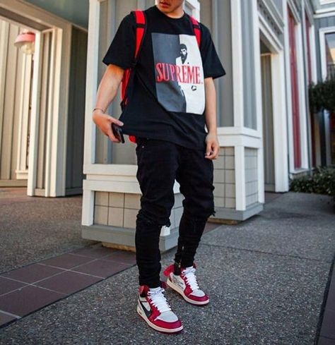 Jordan 1 Outfit Men, Jordans Outfit For Men, Air Jordan 1 Red, Air Jordan Outfit, Jordan 1 Red, Sneakers Outfit Men, Outfit Ideas Male, Air Jordan 1 Outfit, Jordan 1 Outfit