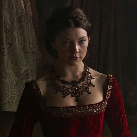 Anne Boleyn the Tudors Anne Boleyn The Tudors, Anne Boleyn Aesthetic, Natalie Dormer Anne Boleyn, Mary Boleyn, Mary Tudor, Tudor Dress, Catherine Parr, Sarah Bolger, Anne Of Cleves