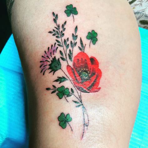 Poppy And Thistle Tattoo, Scottish Thistle Tattoo, Thistle Tattoo, Irish Tattoos, Poppies Tattoo, Henna Tattoo Designs Simple, Scottish Thistle, Henna Tattoo Designs, Tattoo Lettering