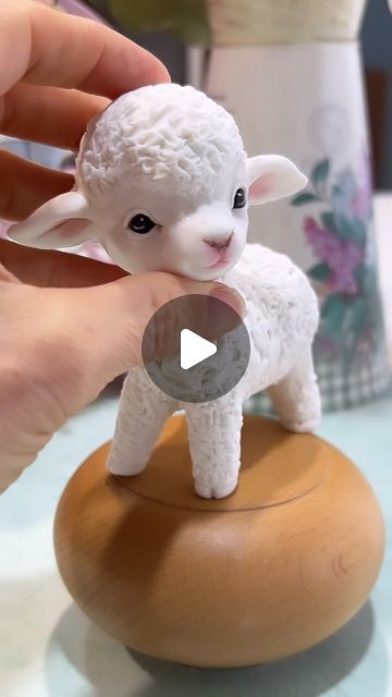 Fondant Sheep Tutorial, Clay Modelling Ideas, Sheep Fondant, Fondant Animals Tutorial, Doll Cottage, Christmas Nativity Scene Display, Sheep Cute, Sheep Decor, Pom Pom Animals