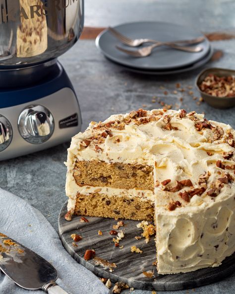 Browned Butter-Pecan Cake - Bake from Scratch Yule Dinner, Big Family Dinners, Bakers Delight, Butter Pecan Cake, Batter Mix, Pecan Cake, Cake Muffins, Browned Butter, Butter Pecan