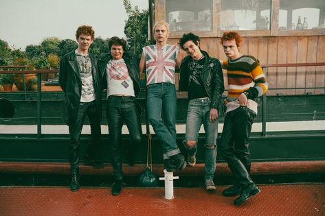 Anson Boon, Box Clothes, Sid And Nancy, 70s Punk, Jesse Rutherford, Johnny Rotten, Birthday Vibes, Louis Partridge, Sid Vicious