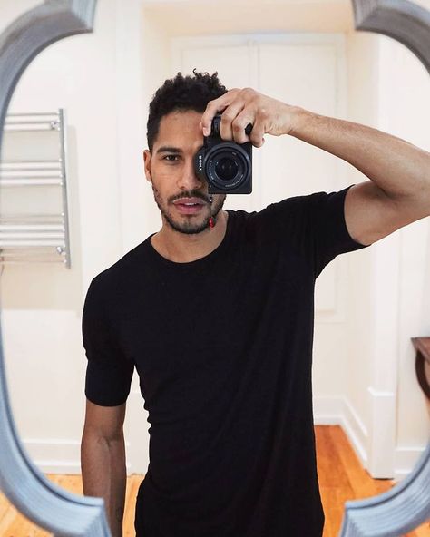 Elliot Knight on Instagram: “what's up monday? 🙃 #happymonday” Elliot Knight, Cod Game, Latin Men, Michael Collins, Call Off Duty, Zoo Wee Mama, Army Men, Love My Boyfriend, Masked Man