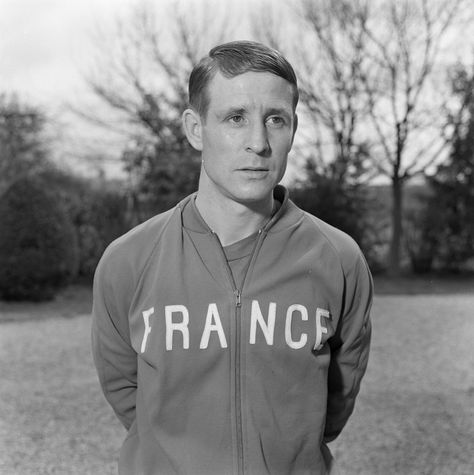 Raymond Kopa, Old Football Players, Soccer Star, Old Football, All Star Team, European Cup, Football History, Soccer Stars, Popular Sports