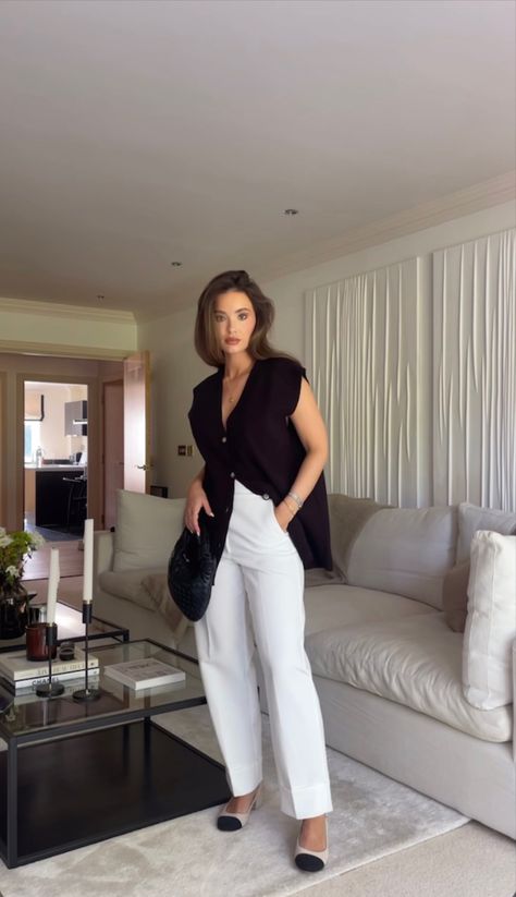 Lillie Grace is the fashionista Lillie Grace, Casual Outfit Inspiration, Italy Outfits, Church Outfits, Casual Chic Outfit, Old Money, Elegant Woman, Chic Outfits, Casual Chic